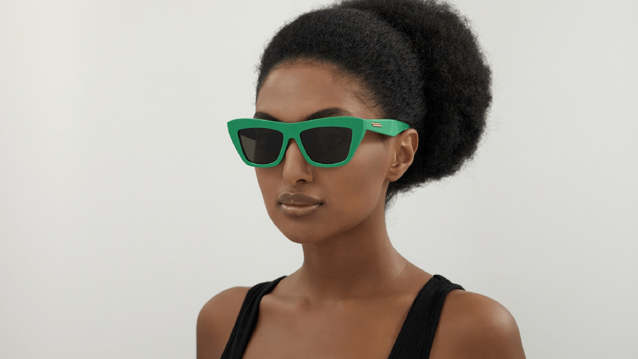 Bottega Veneta BV1121S 005 Shiny Green Sunglasses - eye-oo.com display picture 2